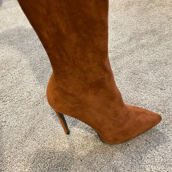 Over the knee boots - Picture 6 of 10